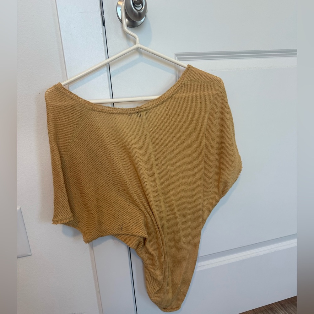 UO Yellow Casual Shirt💛 - Picture 2 of 3